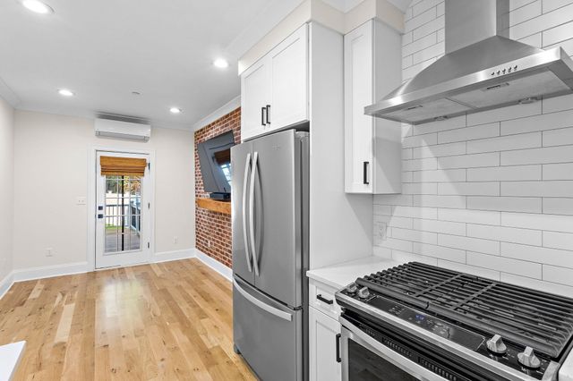 138 Trenton 1, Boston, MA 02128