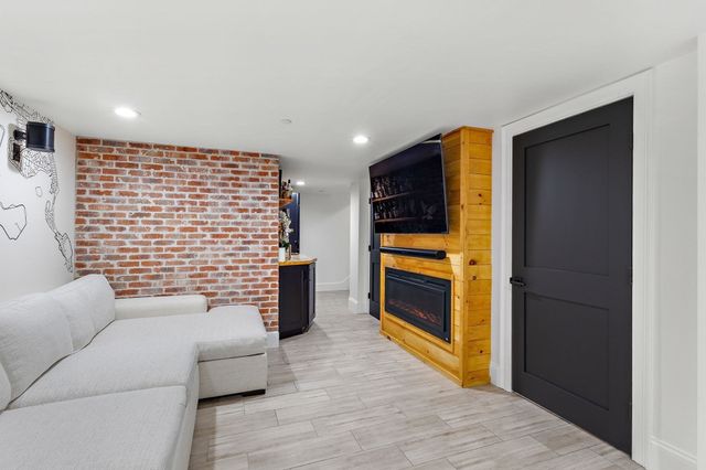 138 Trenton 1, Boston, MA 02128