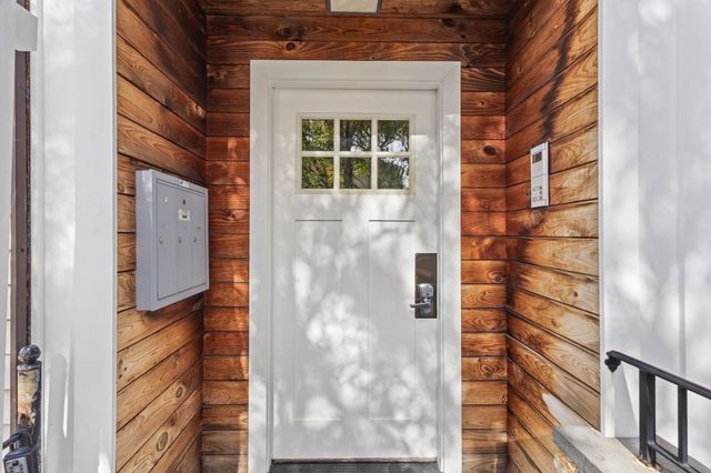 138 Trenton 1, Boston, MA 02128
