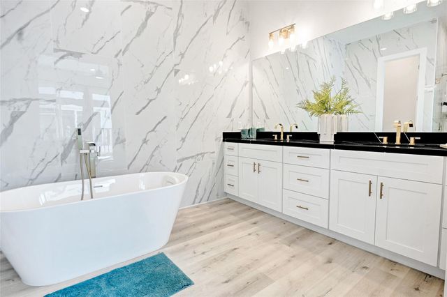 5908 St Augustine Street B, Houston, TX 77021