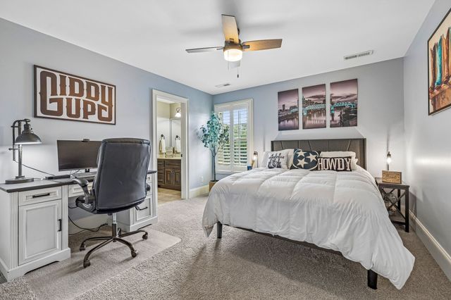 1023 Gadwall Cir, Hendersonville, TN 37075