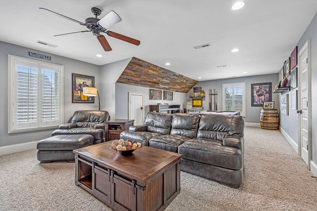 1023 Gadwall Cir, Hendersonville, TN 37075