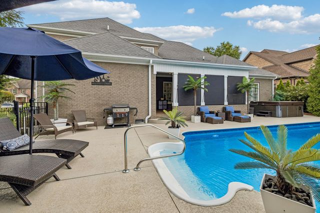 1023 Gadwall Cir, Hendersonville, TN 37075