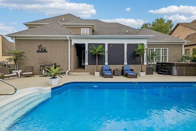1023 Gadwall Cir, Hendersonville, TN 37075