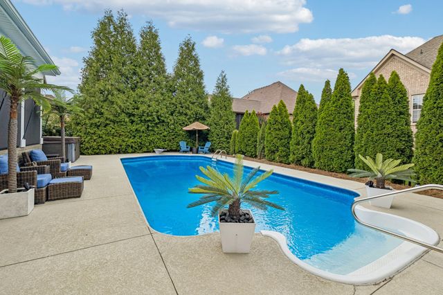 1023 Gadwall Cir, Hendersonville, TN 37075