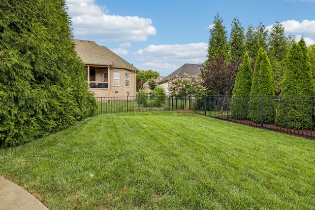1023 Gadwall Cir, Hendersonville, TN 37075
