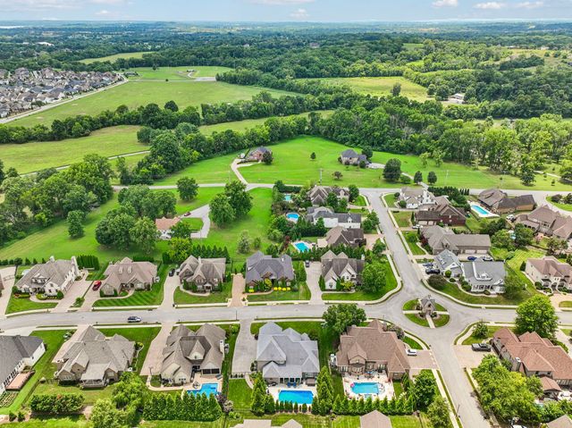 1023 Gadwall Cir, Hendersonville, TN 37075