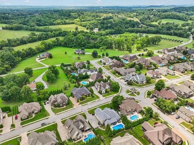 1023 Gadwall Cir, Hendersonville, TN 37075