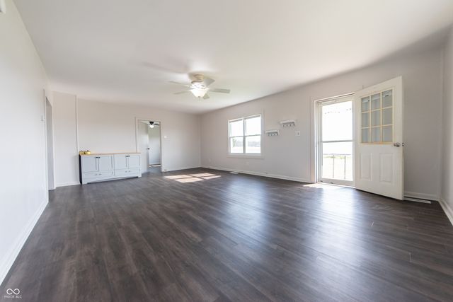 728 N 650 E, Columbus, IN 47203