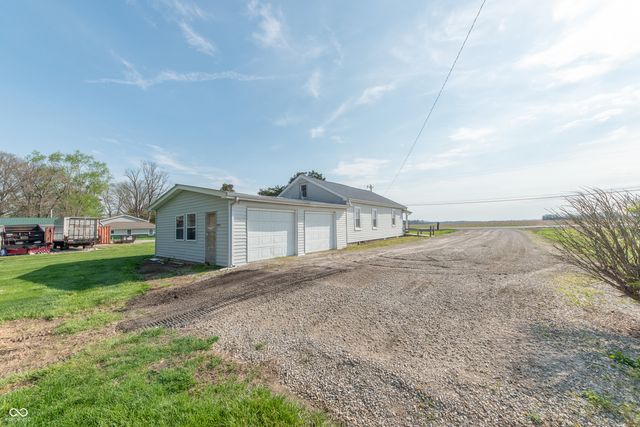 728 N 650 E, Columbus, IN 47203