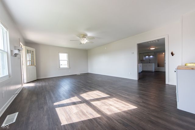 728 N 650 E, Columbus, IN 47203
