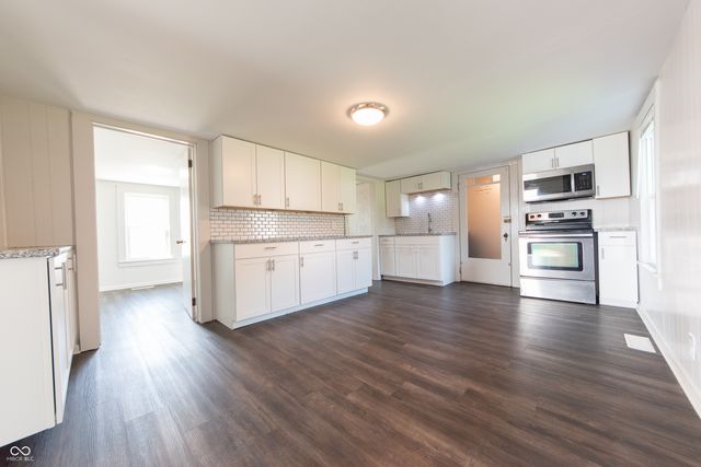 728 N 650 E, Columbus, IN 47203
