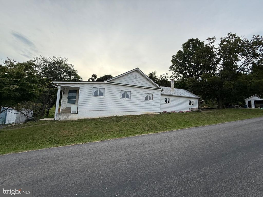 11967 KNOBLEY RD, New Creek, WV 26743
