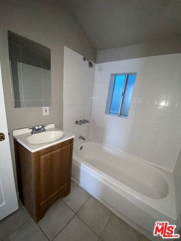 2734 W 15th Street, Los Angeles, CA 90006