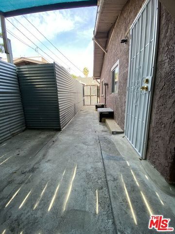 2734 W 15th Street, Los Angeles, CA 90006