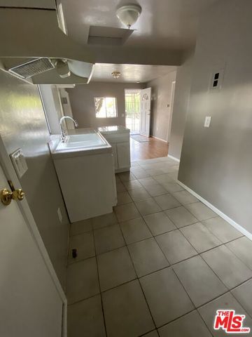 2734 W 15th Street, Los Angeles, CA 90006