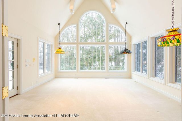 6445 Oakencliffe Lane, East Lansing, MI 48823