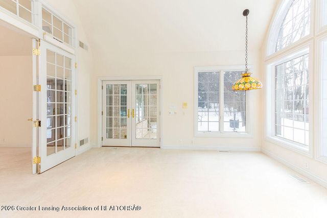 6445 Oakencliffe Lane, East Lansing, MI 48823