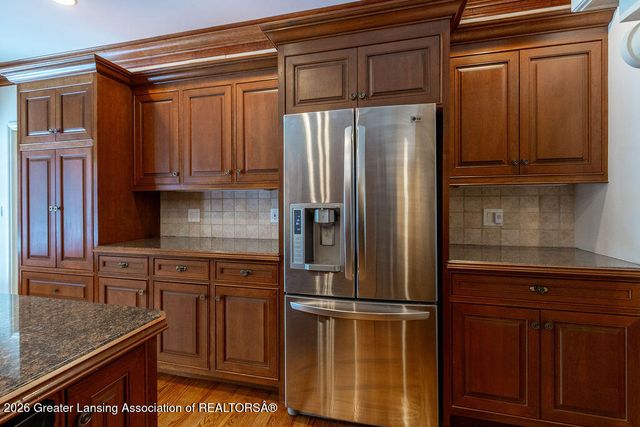 6445 Oakencliffe Lane, East Lansing, MI 48823