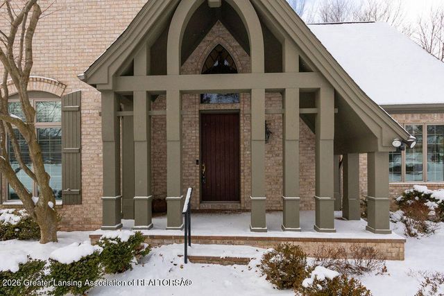 6445 Oakencliffe Lane, East Lansing, MI 48823