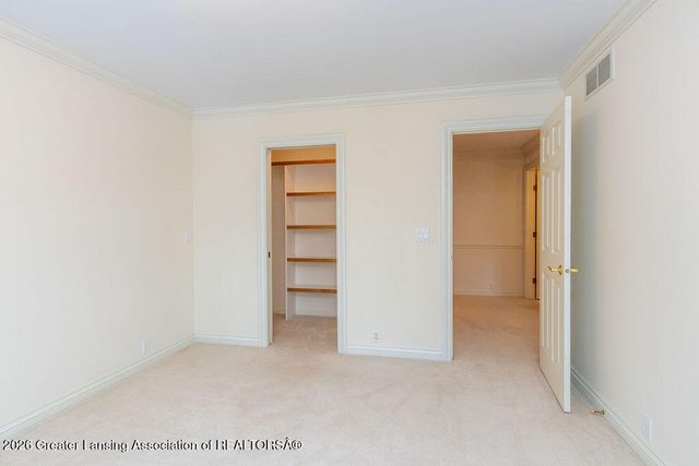 6445 Oakencliffe Lane, East Lansing, MI 48823