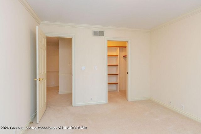 6445 Oakencliffe Lane, East Lansing, MI 48823