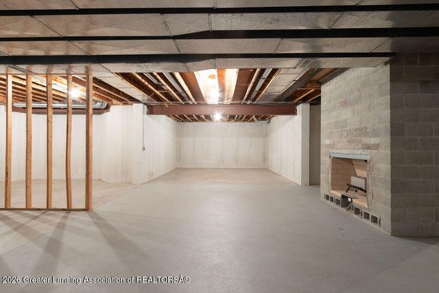 6445 Oakencliffe Lane, East Lansing, MI 48823