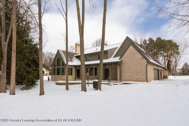 6445 Oakencliffe Lane, East Lansing, MI 48823