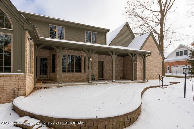 6445 Oakencliffe Lane, East Lansing, MI 48823