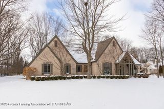6445 Oakencliffe Lane, East Lansing, MI 48823