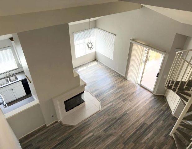 7220 Calle Cristobal 12, San Diego, CA 92126