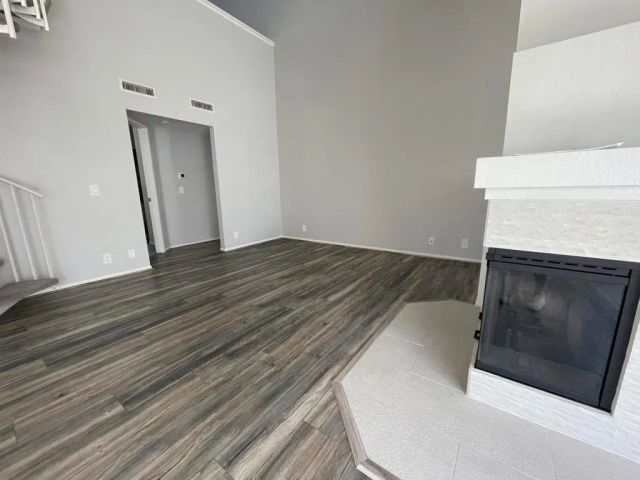 7220 Calle Cristobal 12, San Diego, CA 92126