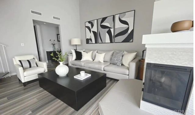 7220 Calle Cristobal 12, San Diego, CA 92126