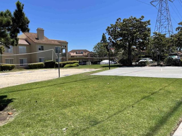 7220 Calle Cristobal 12, San Diego, CA 92126