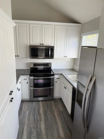 7220 Calle Cristobal 12, San Diego, CA 92126