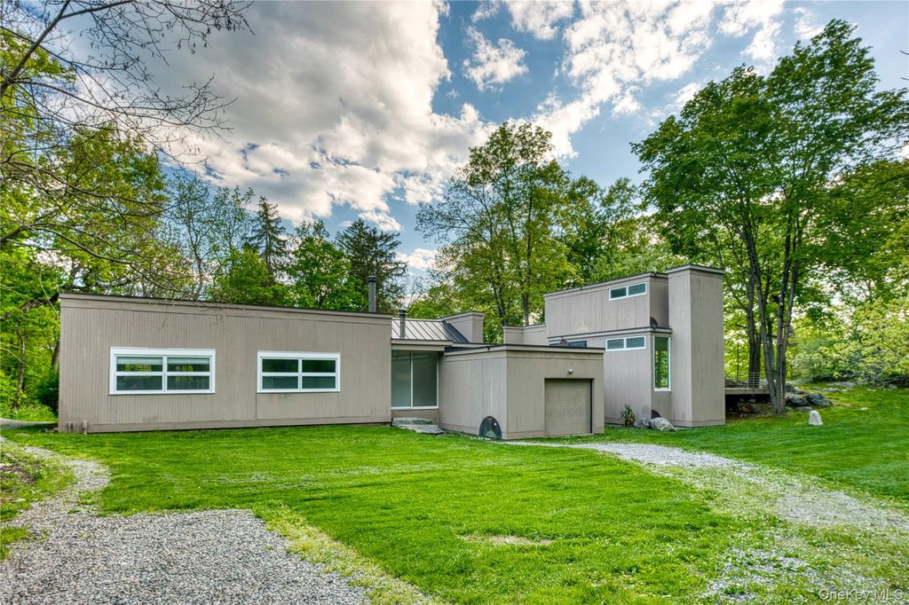 61 Indian Brook Road, Garrison, NY 10524