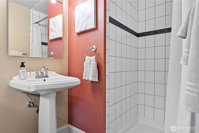 6650 Kings Lane, Bellingham, WA 98226