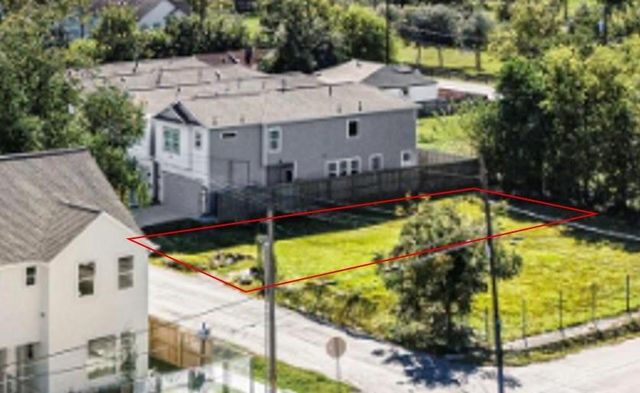 2021 Harlem Street, Houston, TX 77020