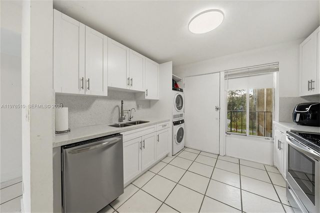 9210 Fontainebleau Blvd 207, Miami, FL 33172