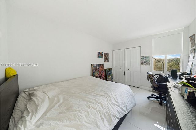 9210 Fontainebleau Blvd 207, Miami, FL 33172