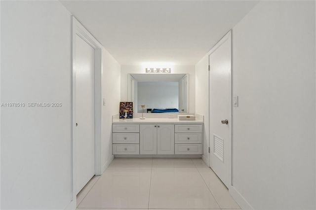 9210 Fontainebleau Blvd 207, Miami, FL 33172