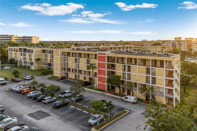 9210 Fontainebleau Blvd 207, Miami, FL 33172