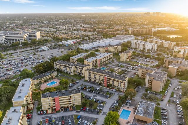 9210 Fontainebleau Blvd 207, Miami, FL 33172