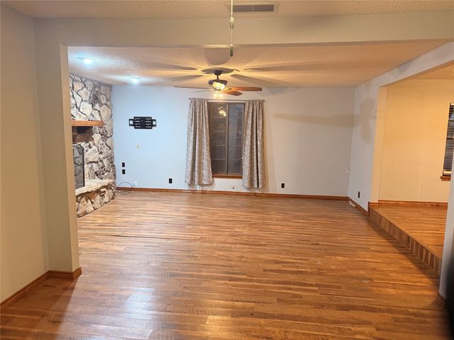 504 Loop Road, Quanah, TX 79252