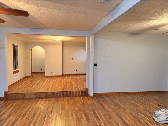 504 Loop Road, Quanah, TX 79252