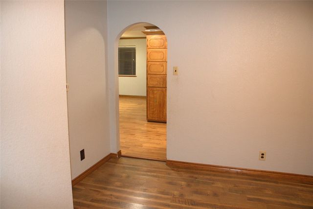 504 Loop Road, Quanah, TX 79252