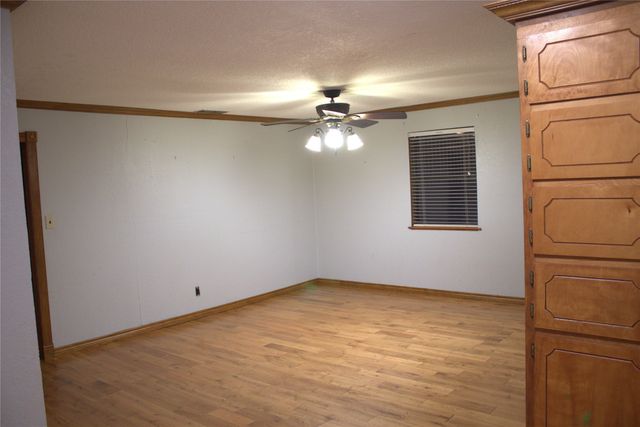 504 Loop Road, Quanah, TX 79252