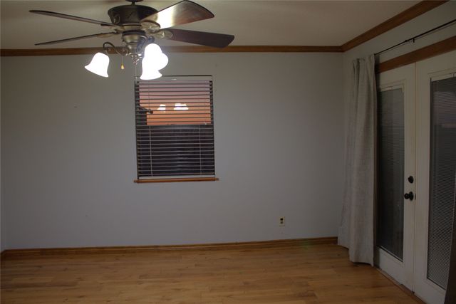 504 Loop Road, Quanah, TX 79252