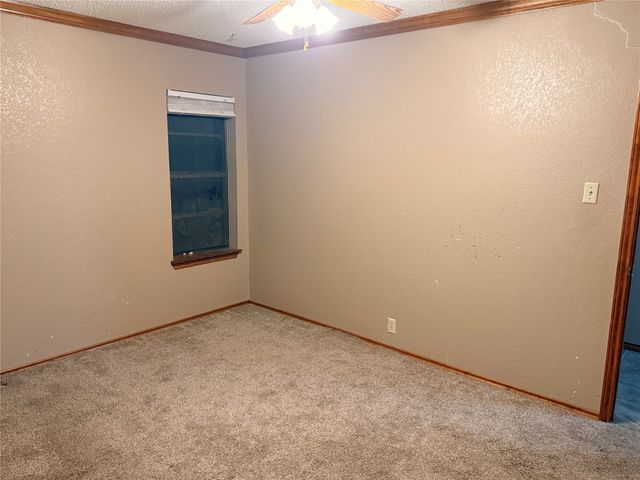 504 Loop Road, Quanah, TX 79252