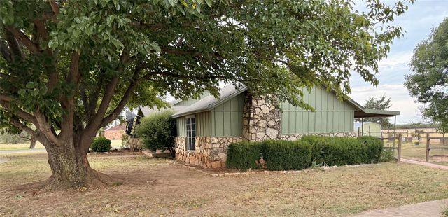 504 Loop Road, Quanah, TX 79252